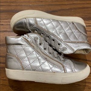 little feet walk the earth shoes